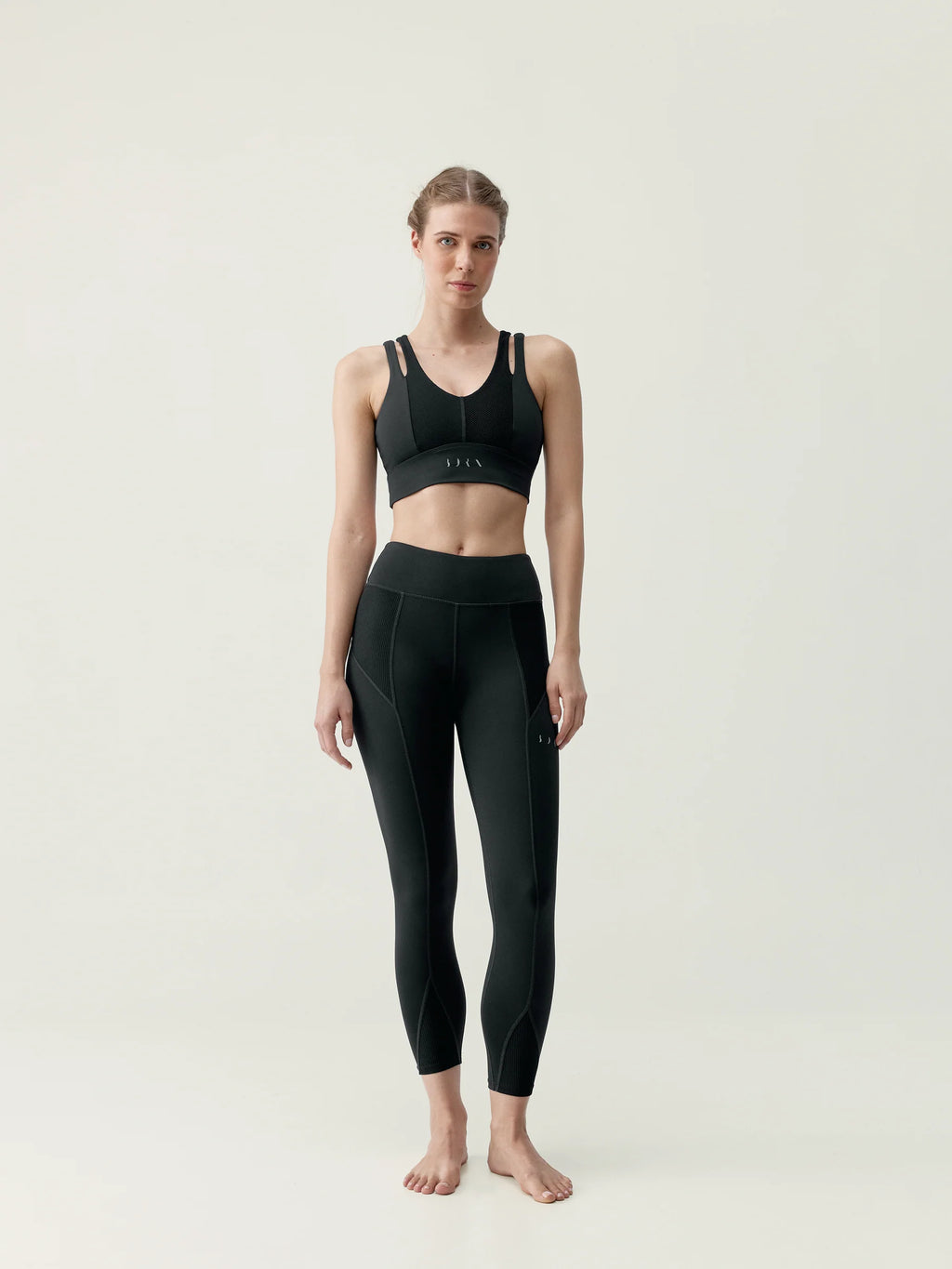 Top Reka Black