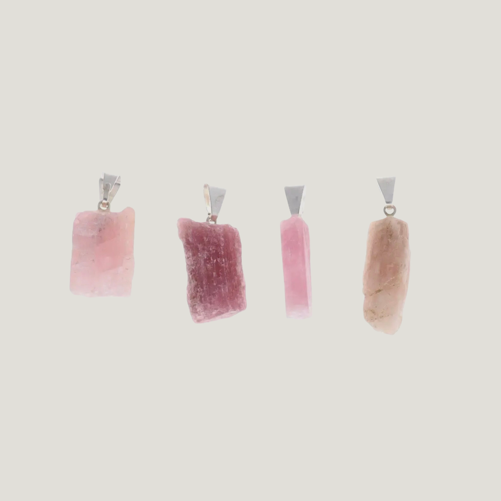 Colgante de Turmalina Rosa en Bruto – Amor, Autoestima y Sanación