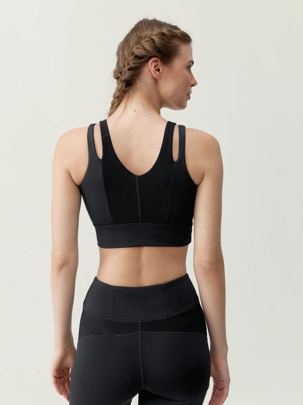 Top Reka Black