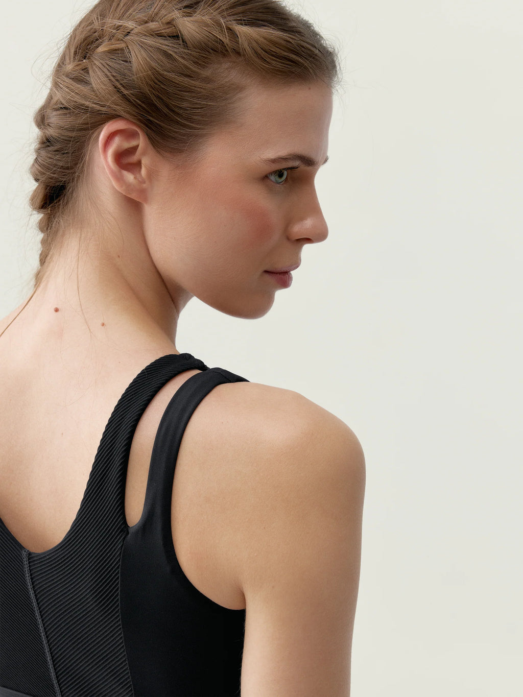 Top Reka Black